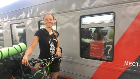 How to transport a bicycle in a train?