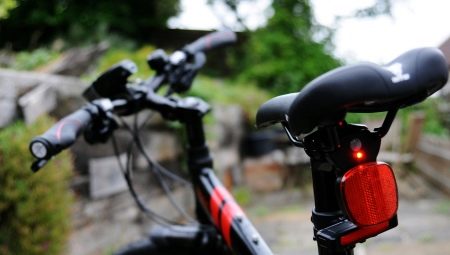 Bicycle reflectors: what are they for and how to choose?