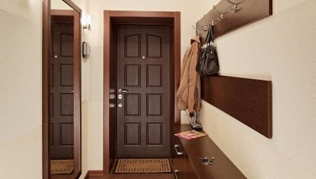 Narrow Hallway Entrance: Design Options and Tips