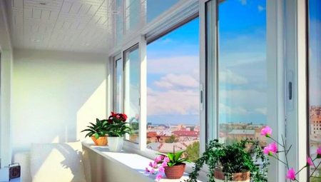 Loggia glazing options and selection tips