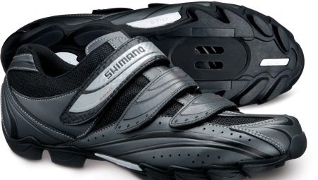 Shimano bike shoes: models, pros and cons, selection tips