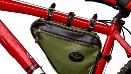 Bicycle bags on the frame: features, varieties and selection tips