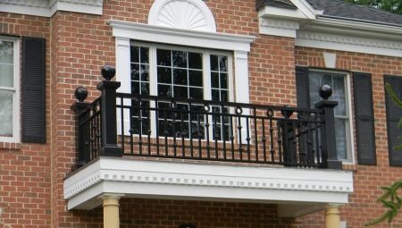 Balcony fencing height