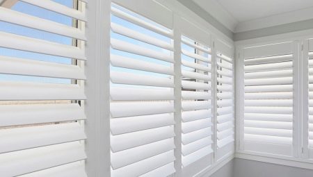 Blinds on the balcony: varieties, choice, care, examples