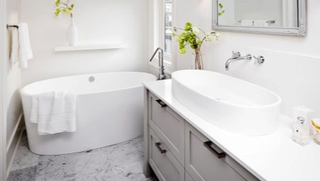 Oval bathtubs in the interior