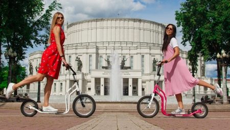 Scooters with a hand brake: pros, cons and features of choice