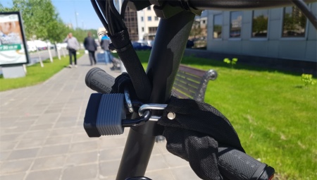 Locks for a scooter: what are and how to choose?
