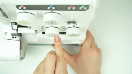 How to thread the overlock?