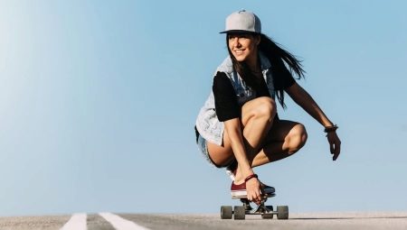 What is the difference between a longboard and a cruiser?