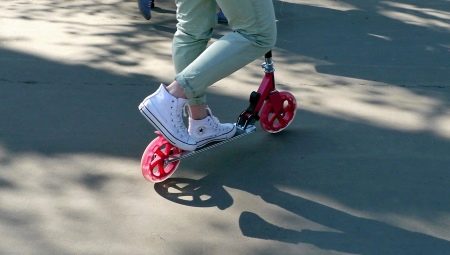 Scooter wheels: varieties, brands, choice
