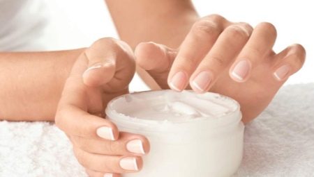 Non-comedogenic cosmetics: features, brands, selection tips