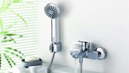 Single lever shower faucets: features, types and choices