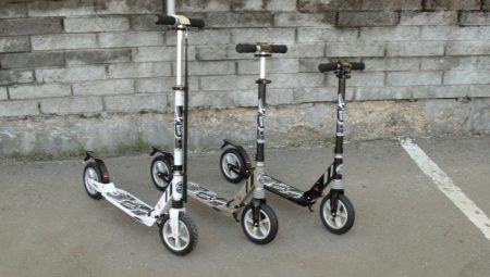 Features and model range of scooters Capella