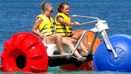 Water bikes: varieties and tips for choosing