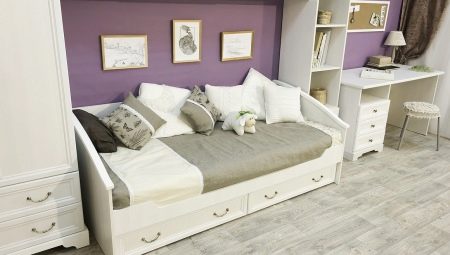 Sofas for teenage girls: varieties and rules of choice