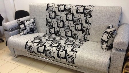 Come assemblare un libro sul divano?