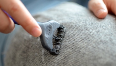 How to remove the reels from the pants?