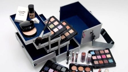 Cases for cosmetics: types, best brands and rules of choice