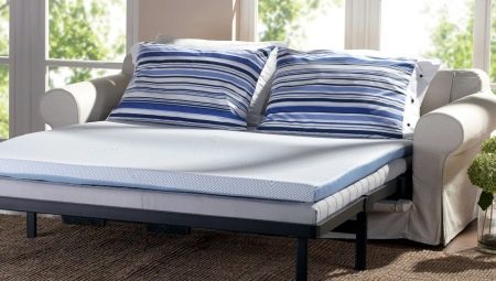 Thin mattresses on the sofa: characteristics and choice