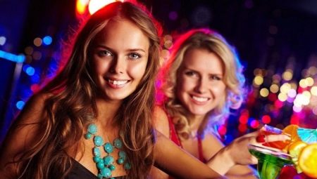 L’amfitriona del club: quin tipus de professió i quines responsabilitats?