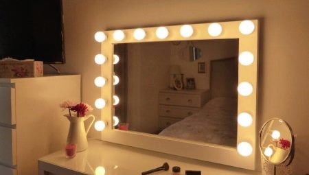 Jak si vyrobit make-up zrcadlo vlastními rukama?