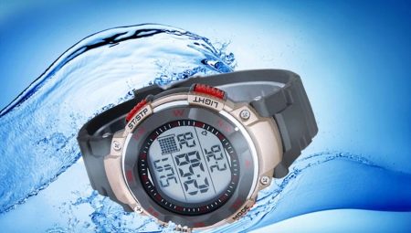 How to choose a watch for swimming in the pool?