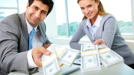 Who is a loan manager and what responsibilities does it perform?