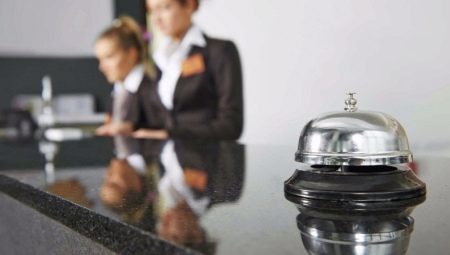 Hotel Service Manager: Characteristics, Responsibilities, Advantages and Disadvantages