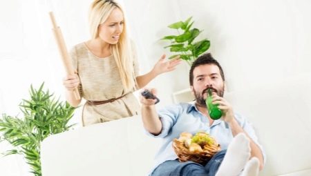 The husband does not want to work: causes and solutions