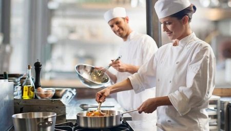 Universal cook: education requirement and job responsibilities