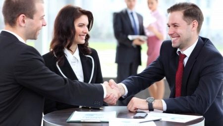 Service Manager: Pros and Cons of a Position, Responsibilities