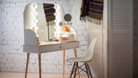 Choose a dressing table with a mirror and backlight