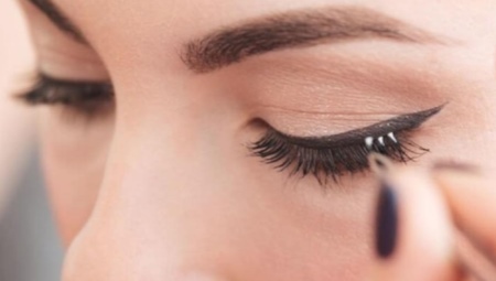 How to glue and remove bundle eyelashes at home?
