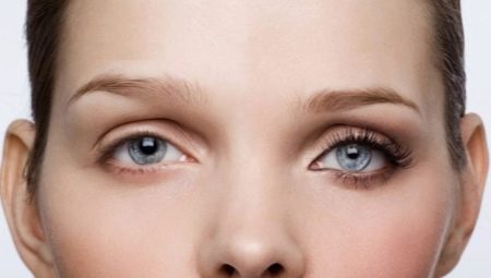 Wie entferne ich Wimpernverlängerungen ohne Spezialwerkzeug zu Hause?