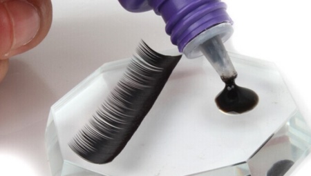 Which glue for eyelash extensions is better?