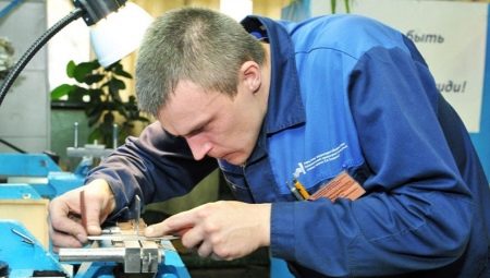 Who is a toolmaker and what does he do?