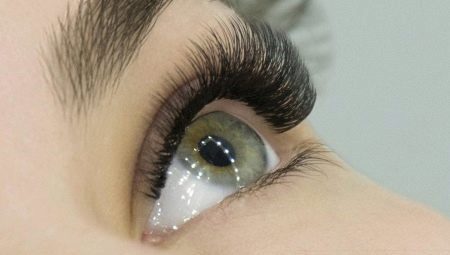 The natural effect of eyelash extensions