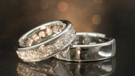 Jaký je rozdíl mezi platinou a bílým zlatem?