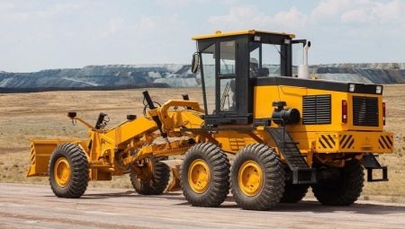 All about the profession motor grader driver