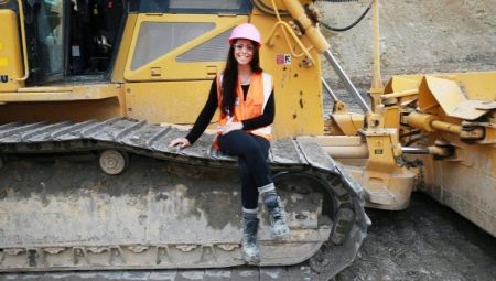 All about the profession bulldozer driver