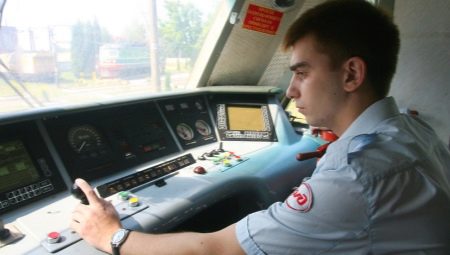 All about the profession of an electric locomotive driver