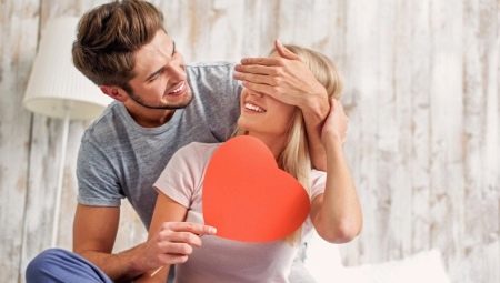 What is the difference between sympathy and love?