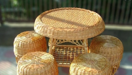 How to weave furniture from newspaper tubes?