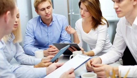 Who is a sociologist and what does he do?