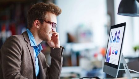 Features profession targetologist