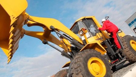 คนขับรถตักดินอาชีพ