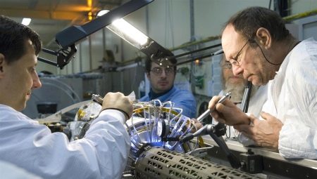 Nuclear physicists: who are they and what are they doing?