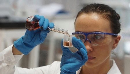 Who is a biophysicist and what does he do?