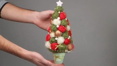 All about New Year's Topiary