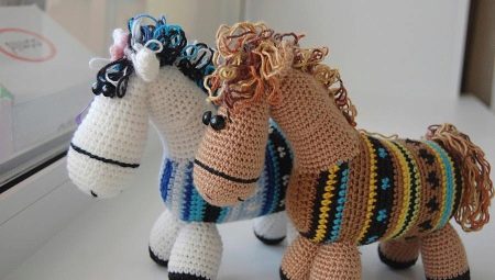 We knit a horse amigurumi